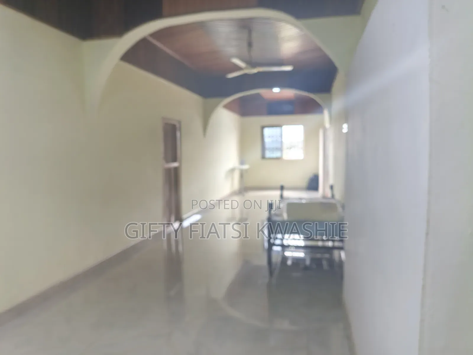 20bdrm House in Parakou Estate, Kumasi Metropolitan for sale