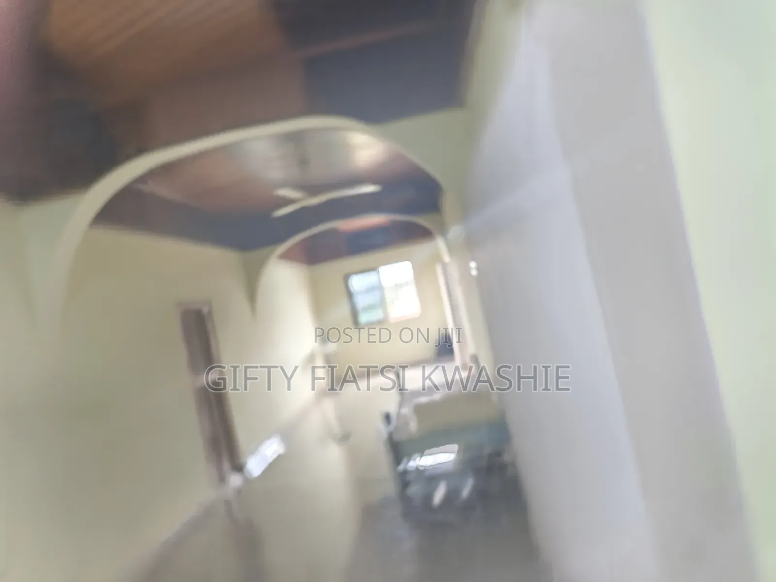 20bdrm House in Parakou Estate, Kumasi Metropolitan for sale