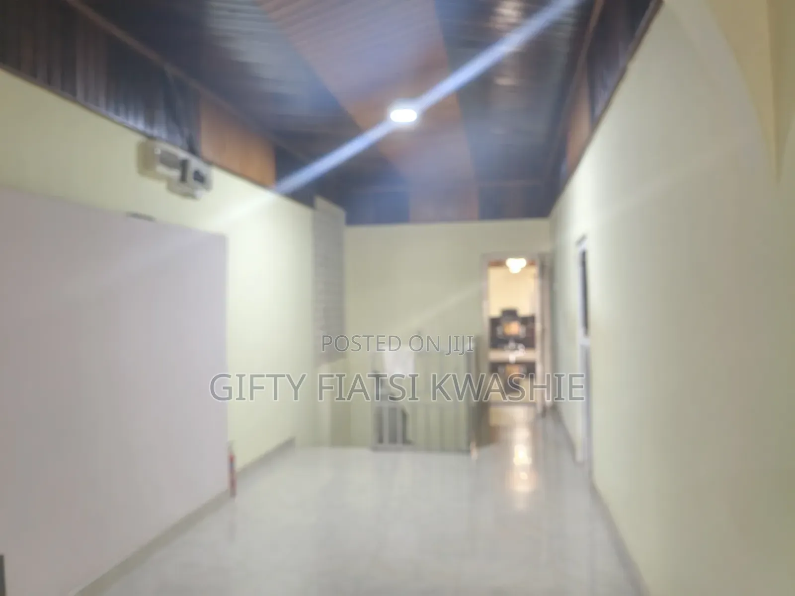 20bdrm House in Parakou Estate, Kumasi Metropolitan for sale