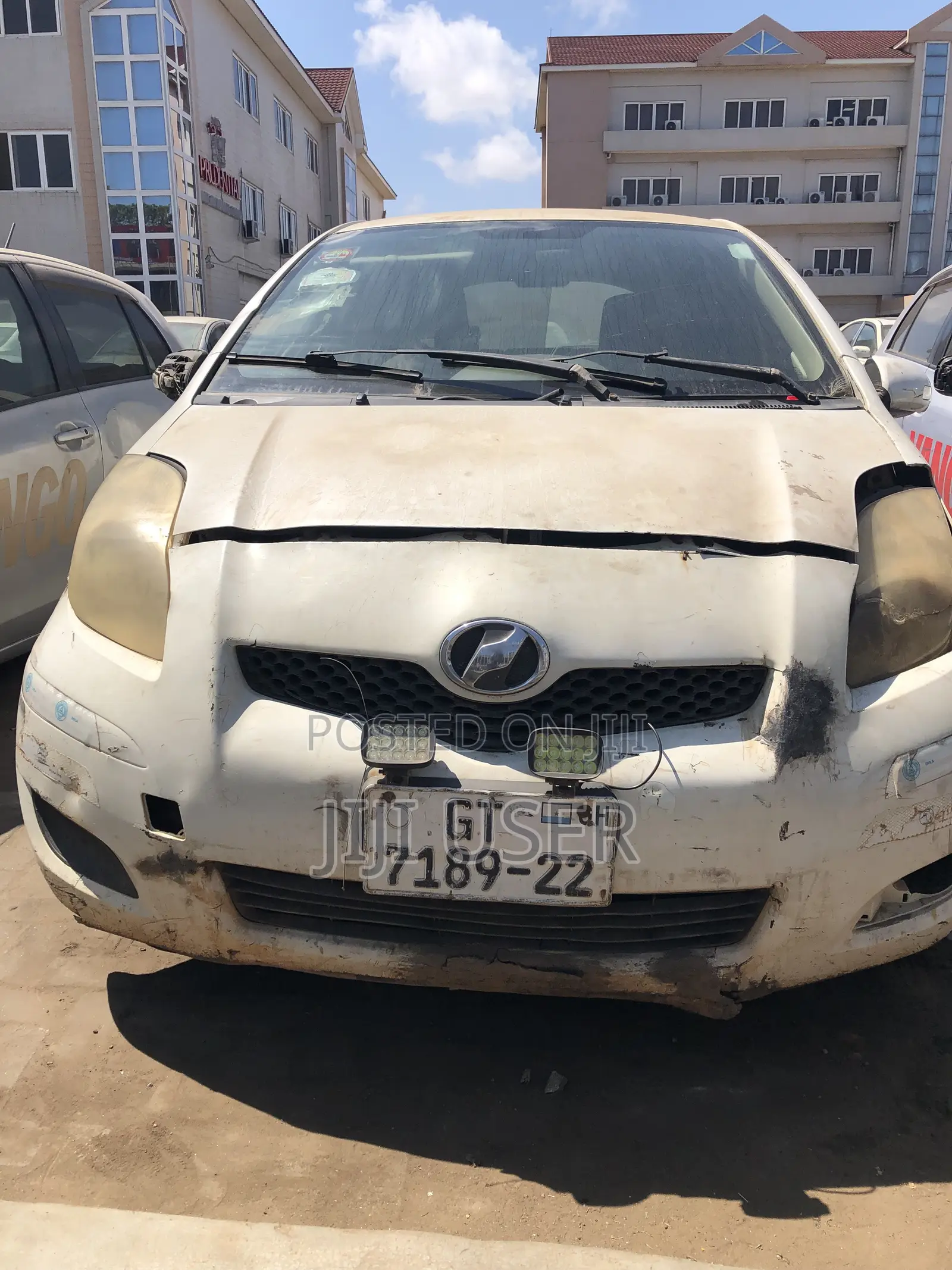 Toyota Vitz 1.3 FWD 5dr 2010 White