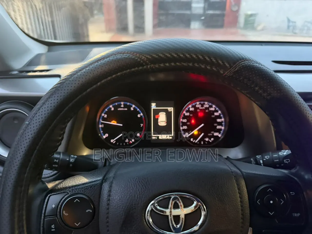Toyota RAV4 XLE 4dr SUV (2.5L 4cyl 6A) 2018 White