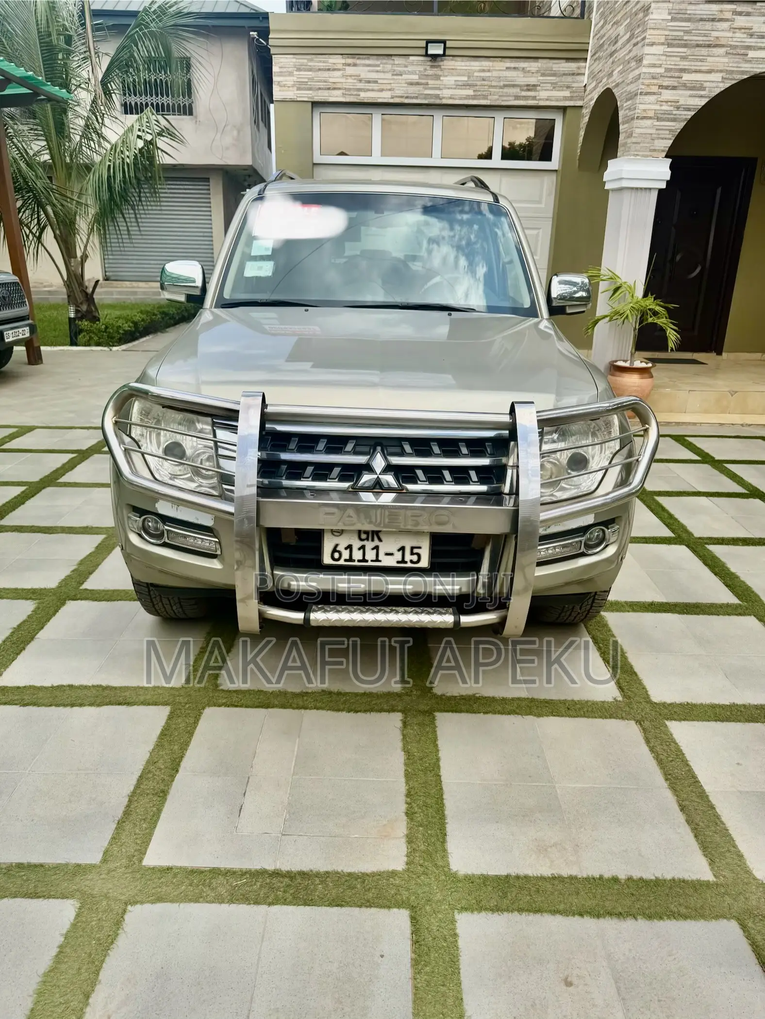 Mitsubishi Pajero V80 3.5 V6 GL/GLS 2015 Gray
