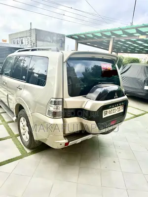 Mitsubishi Pajero V80 3.5 V6 GL/GLS 2015 Gray