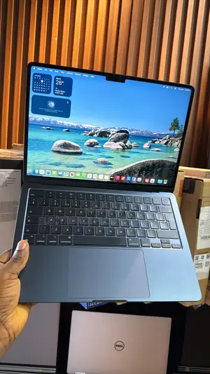 Laptop Apple MacBook Air 2024 M3 8GB Apple M3 SSD 256GB