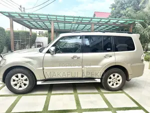 Mitsubishi Pajero V80 3.5 V6 GL/GLS 2015 Gray