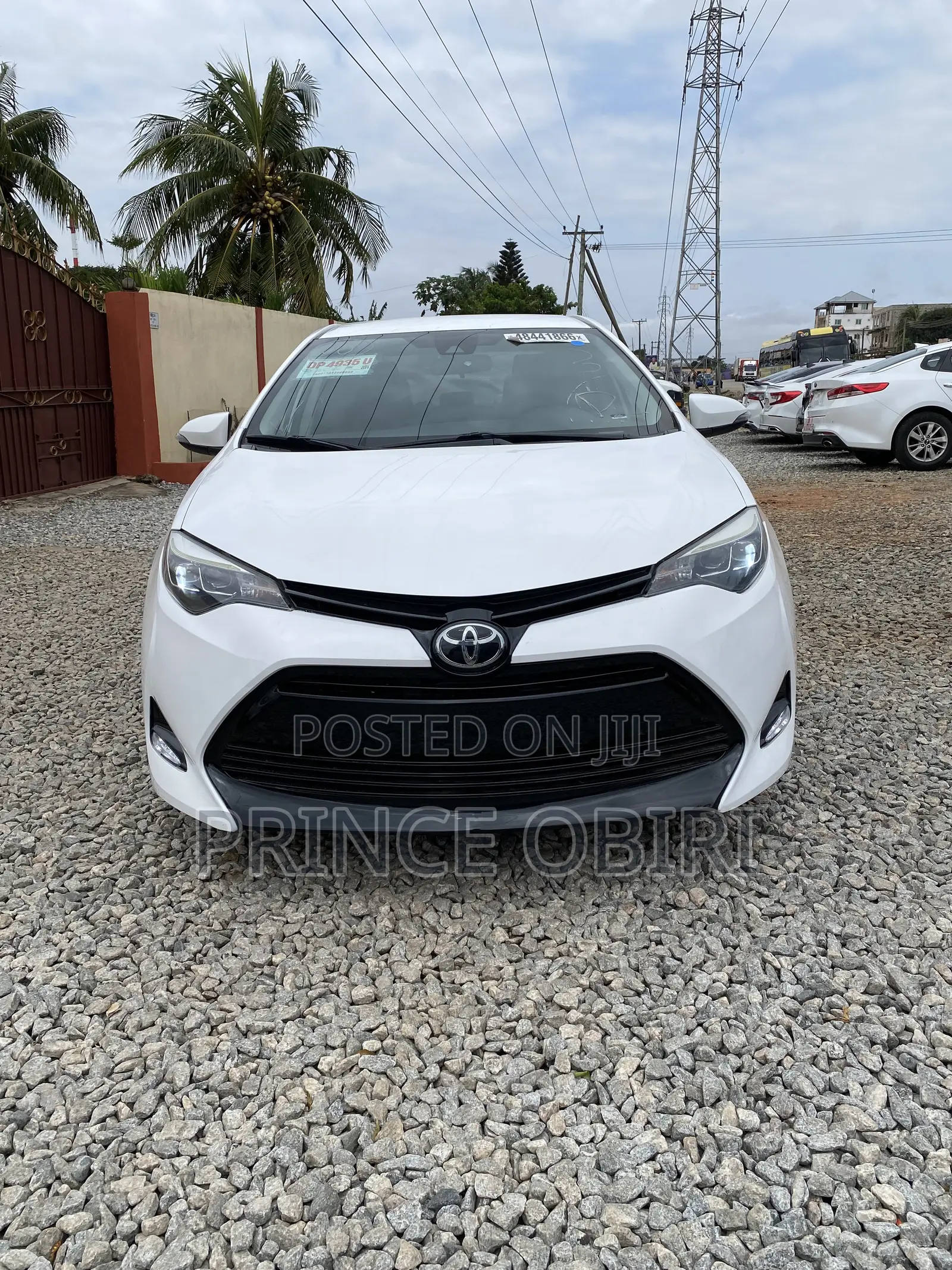 Toyota Corolla SE (1.8L 4cyl 2A) 2018 White