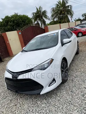 Toyota Corolla SE (1.8L 4cyl 2A) 2018 White