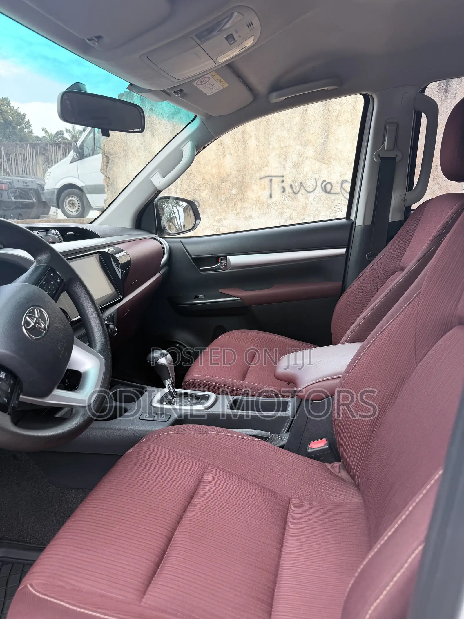 New Toyota Hilux 2024 White