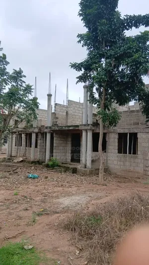2bdrm House in Bron To Pray Estate, Ejisu-Juaben Municipal for sale