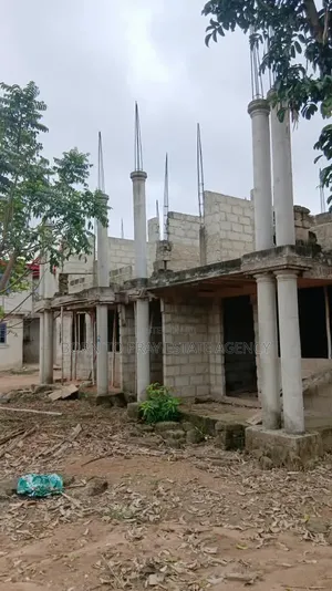 2bdrm House in Bron To Pray Estate, Ejisu-Juaben Municipal for sale