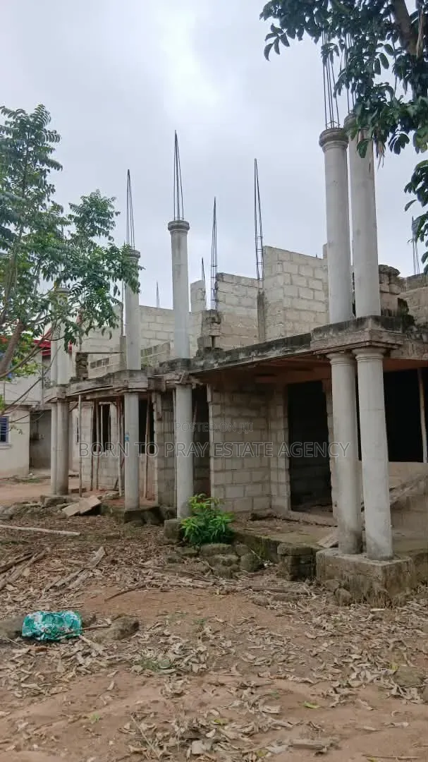 2bdrm House in Bron To Pray Estate, Ejisu-Juaben Municipal for sale