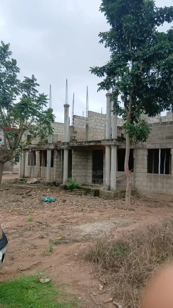 2bdrm House in Bron To Pray Estate, Ejisu-Juaben Municipal for sale
