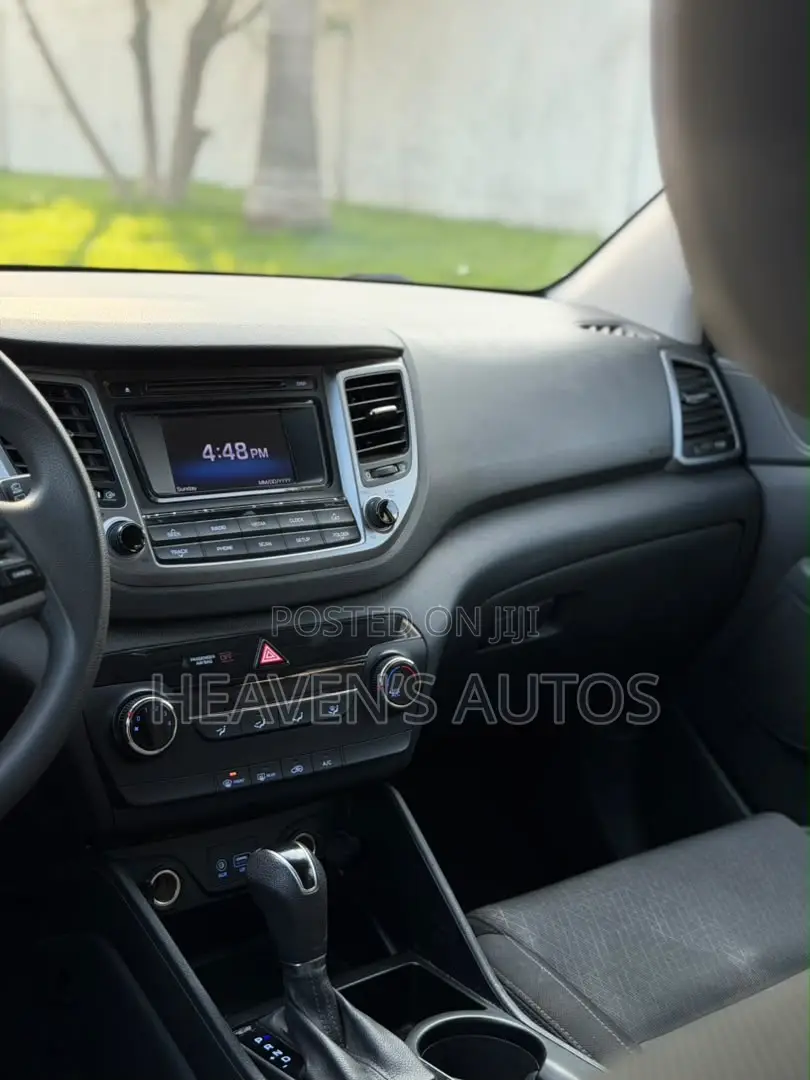 Hyundai Tucson 2016 Red