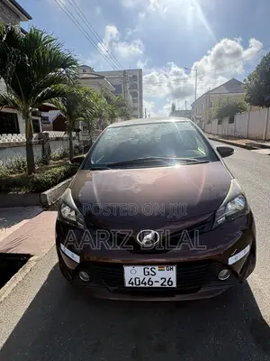 Toyota Vitz 2016 Brown