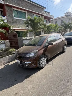 Toyota Vitz 2016 Brown