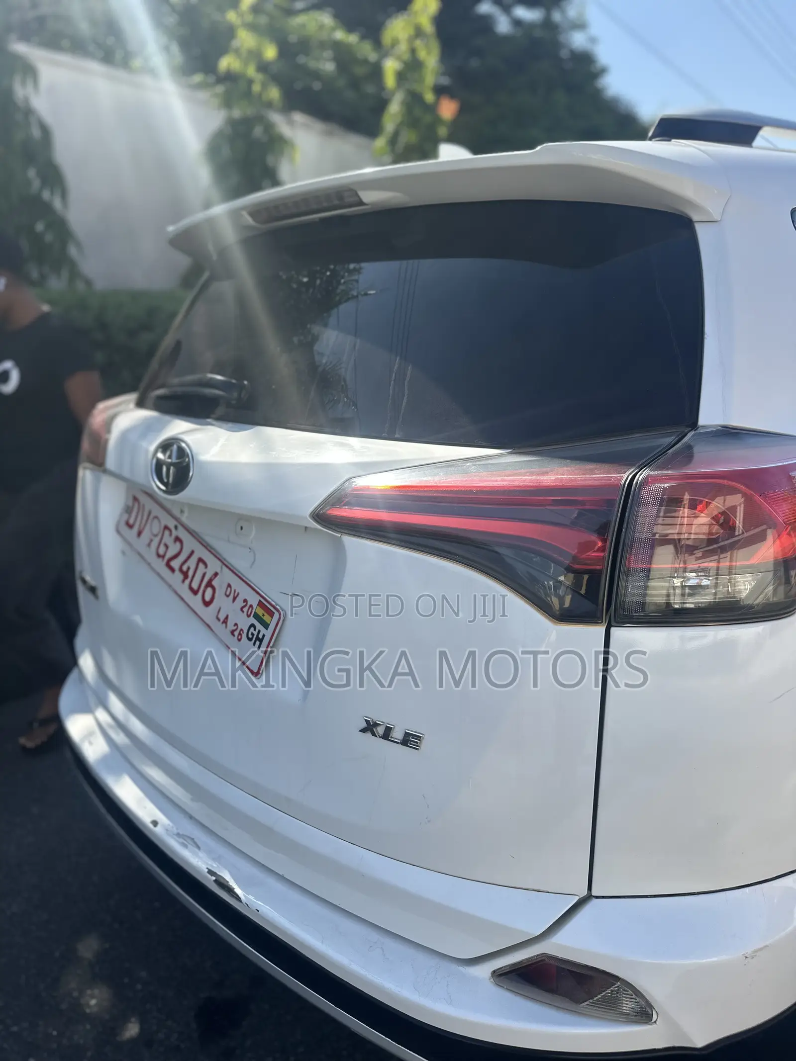 Toyota RAV4 XLE FWD (2.5L 4cyl 6A) 2017 White