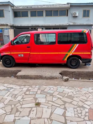 Toyota HiAce 2010 Red