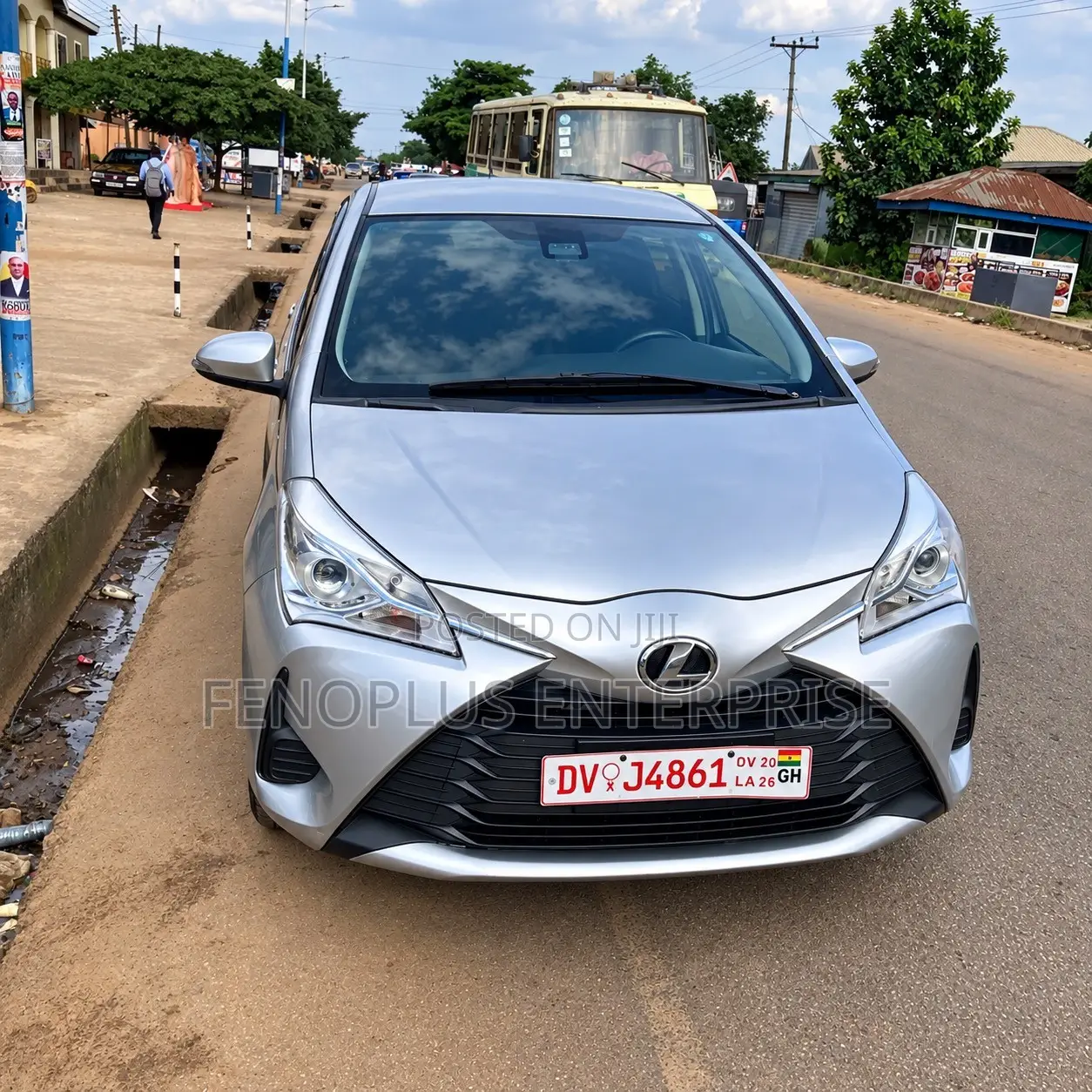 Toyota Vitz 2017 White