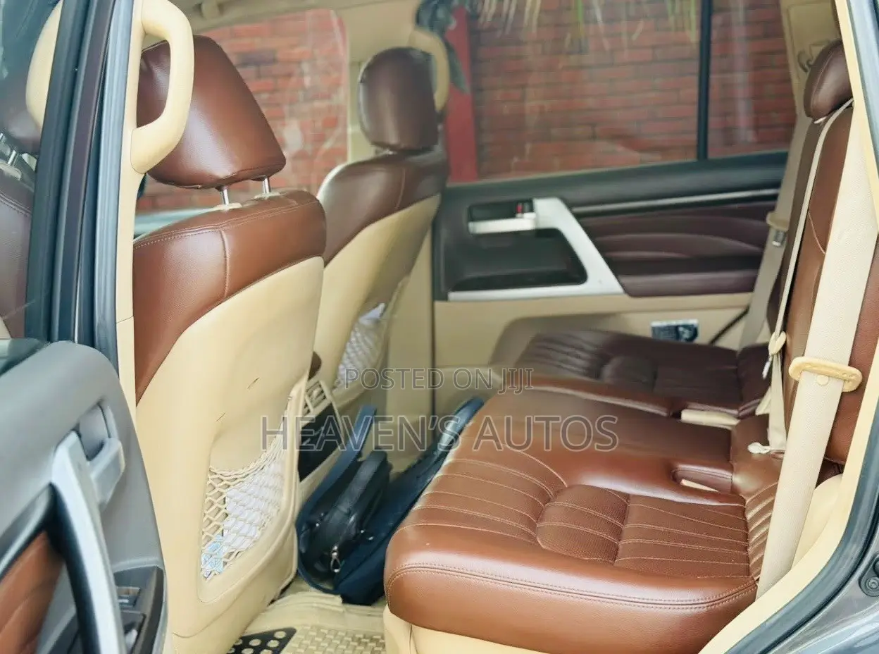 Toyota Land Cruiser 2023 Gray