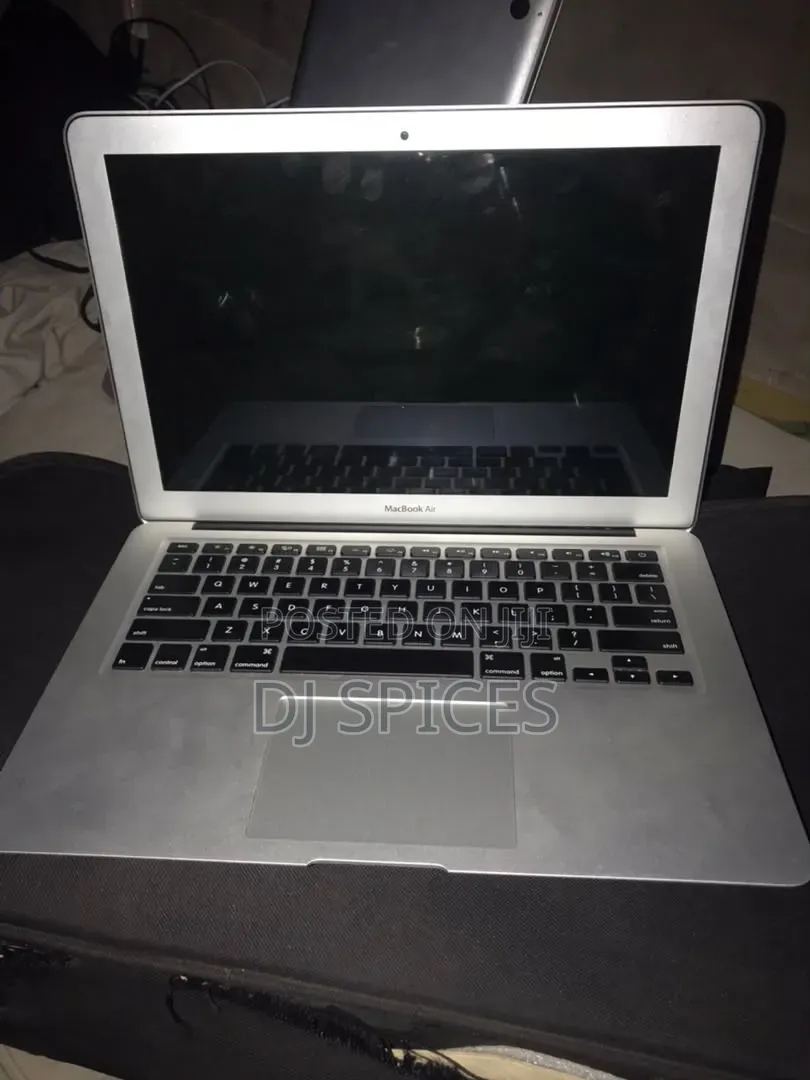 Laptop Apple MacBook Air 2015 8GB Intel Core i5 SSD 512GB