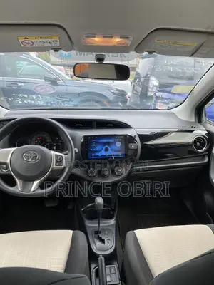 Toyota Vitz 1.3 AWD 5dr 2015 Gray