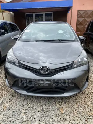 Toyota Vitz 1.3 AWD 5dr 2015 Gray