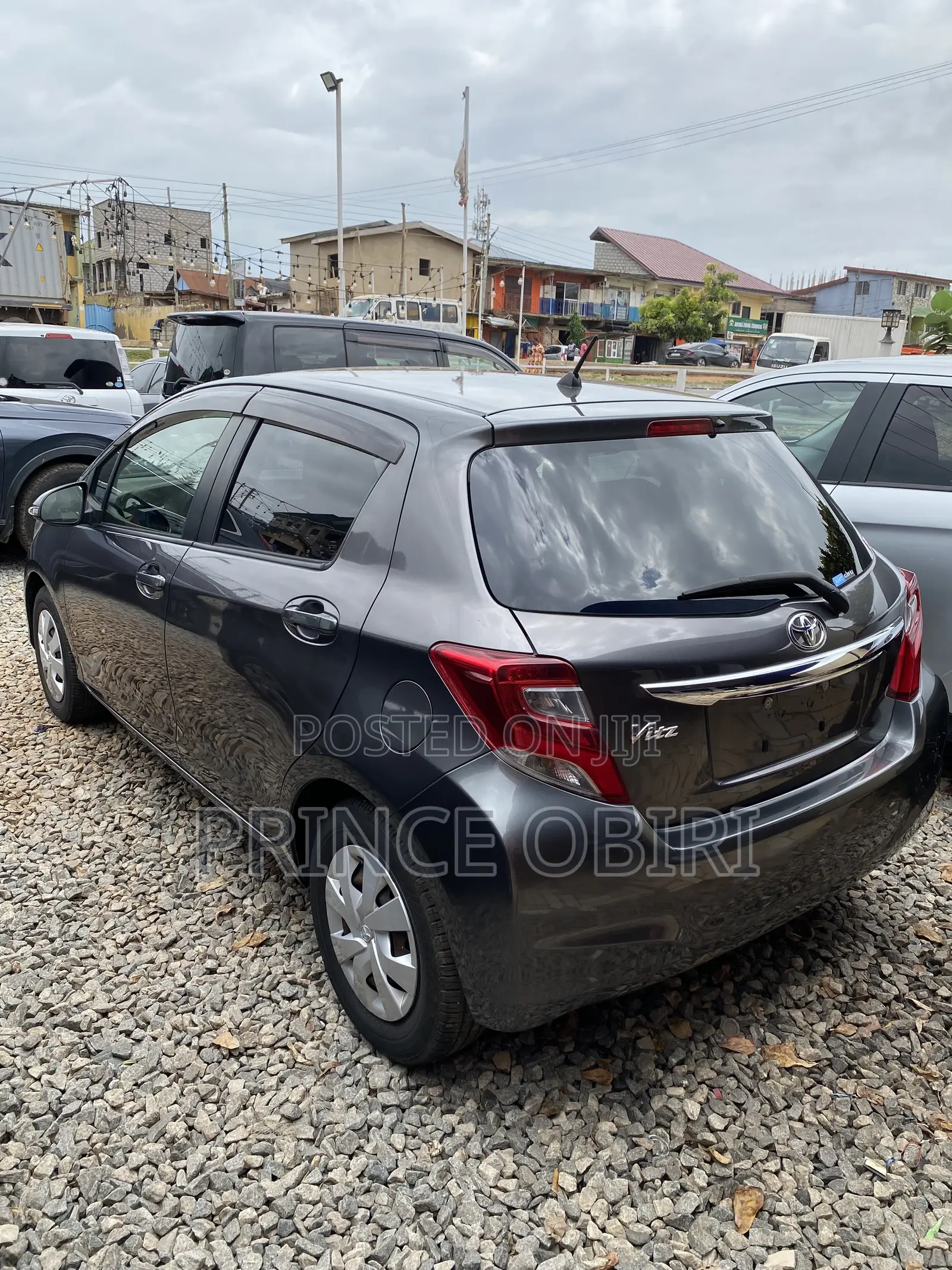 Toyota Vitz 1.3 AWD 5dr 2015 Gray