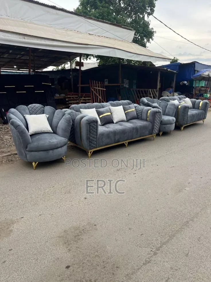 Luxury Modern Sofa Set – Comfortable Living Room Furniture