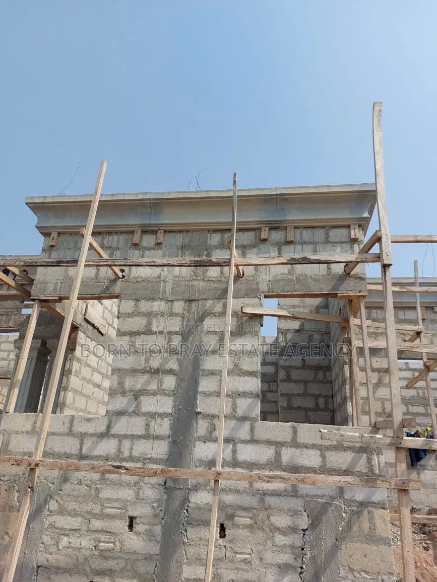 4bdrm House in Born To Pray Estate, Ejisu-Juaben Municipal for sale