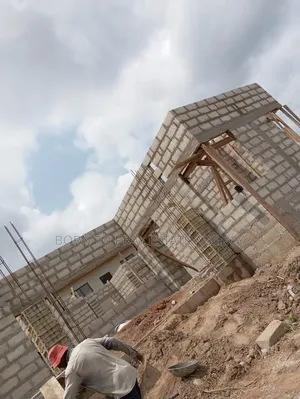4bdrm House in Born To Pray Estate, Ejisu-Juaben Municipal for sale