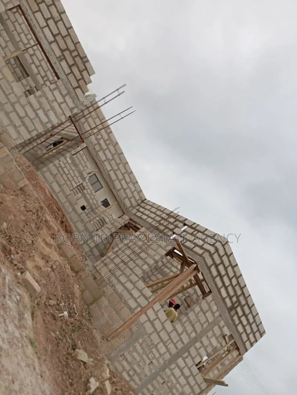 4bdrm House in Born To Pray Estate, Ejisu-Juaben Municipal for sale