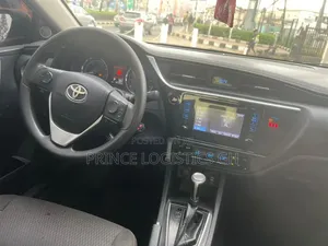 Toyota Corolla LE (1.8L 4cyl 2A) 2019 Silver