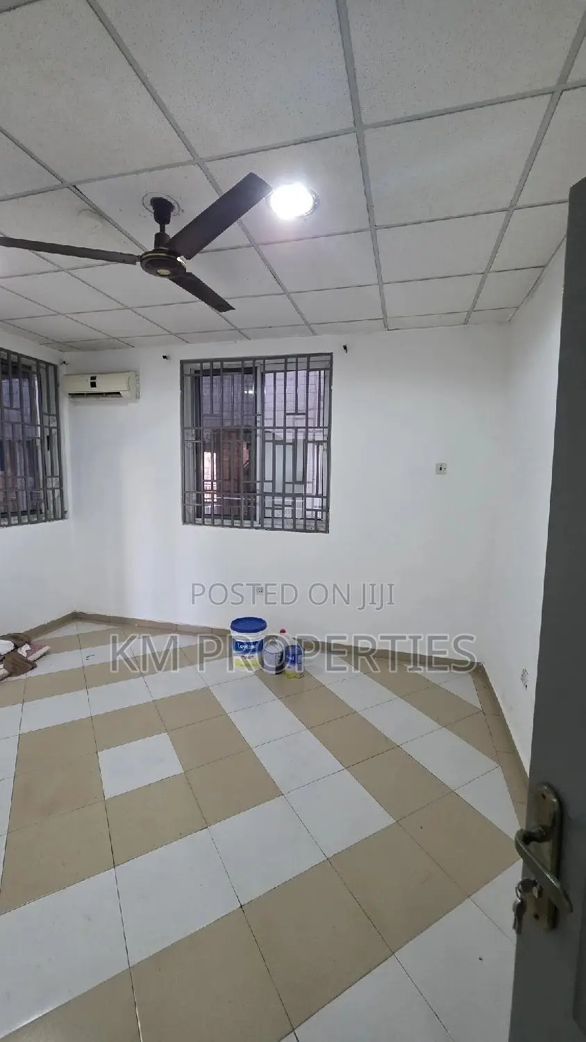 1bdrm Block of Flats in Madina for rent