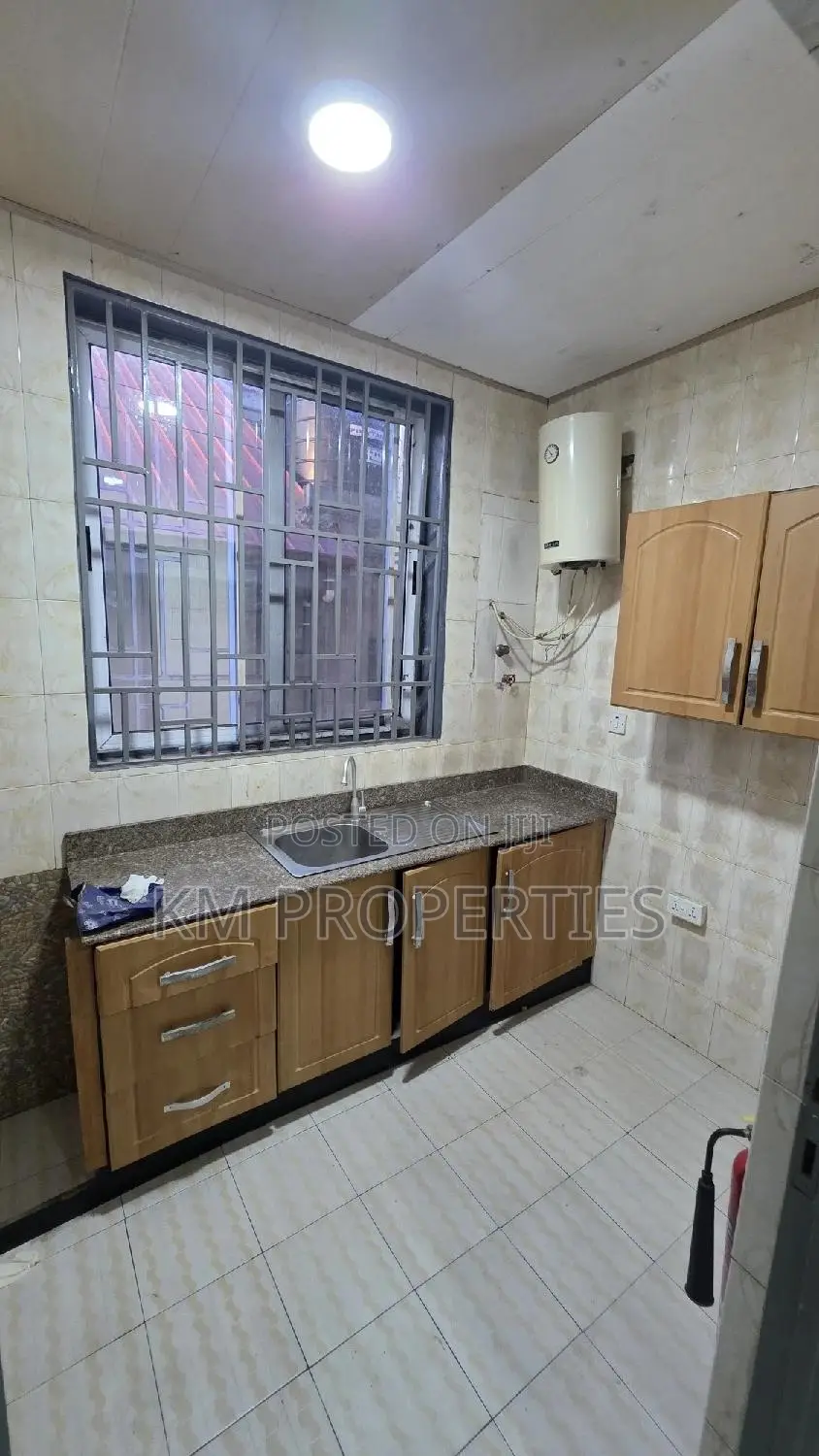 1bdrm Block of Flats in Madina for rent