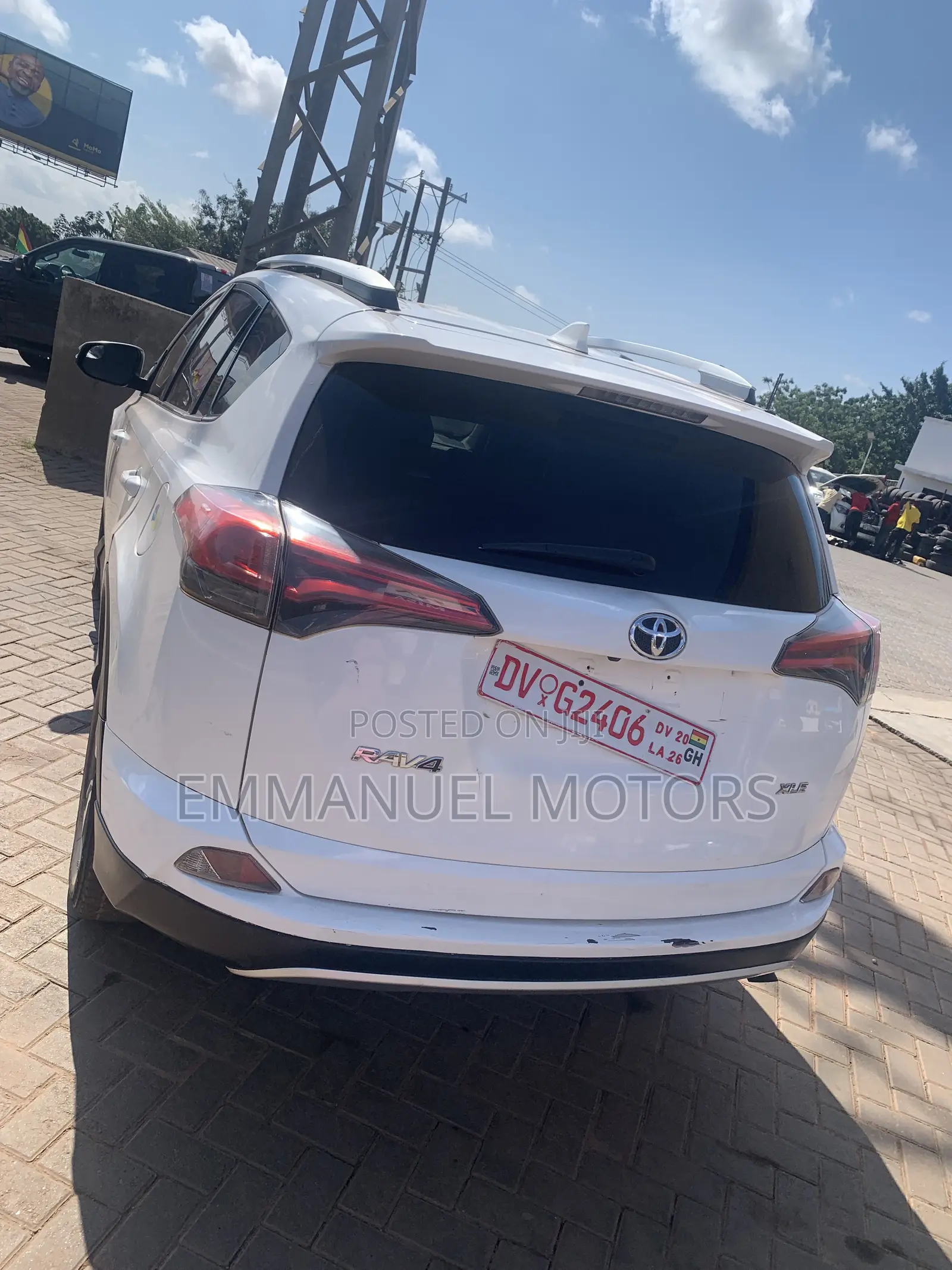 Toyota RAV4 XLE 4dr SUV AWD (2.5L 4cyl 6A) 2018 White
