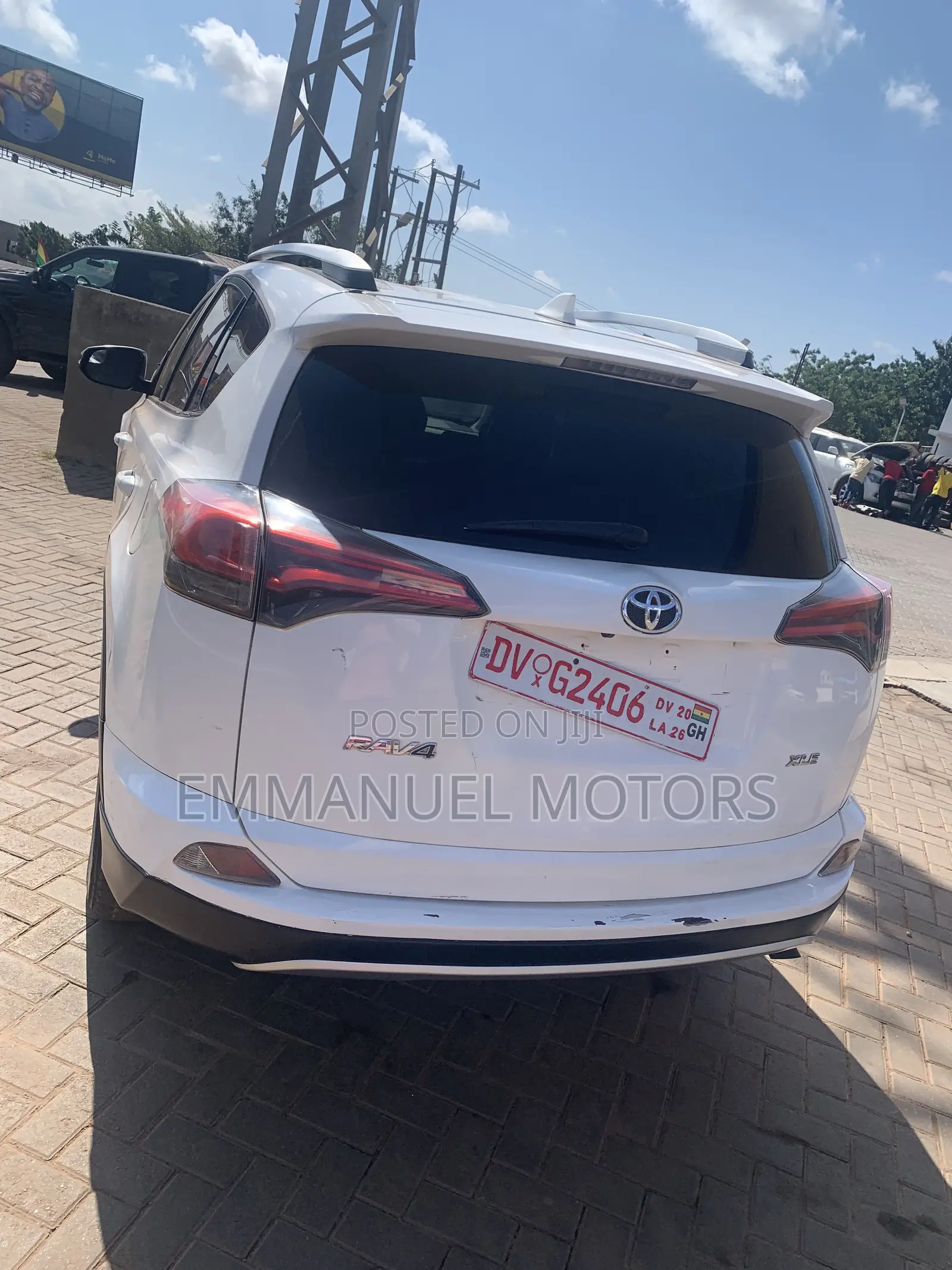 Toyota RAV4 XLE 4dr SUV AWD (2.5L 4cyl 6A) 2018 White