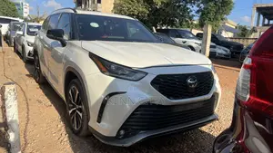 Toyota Highlander XSE 2021 White