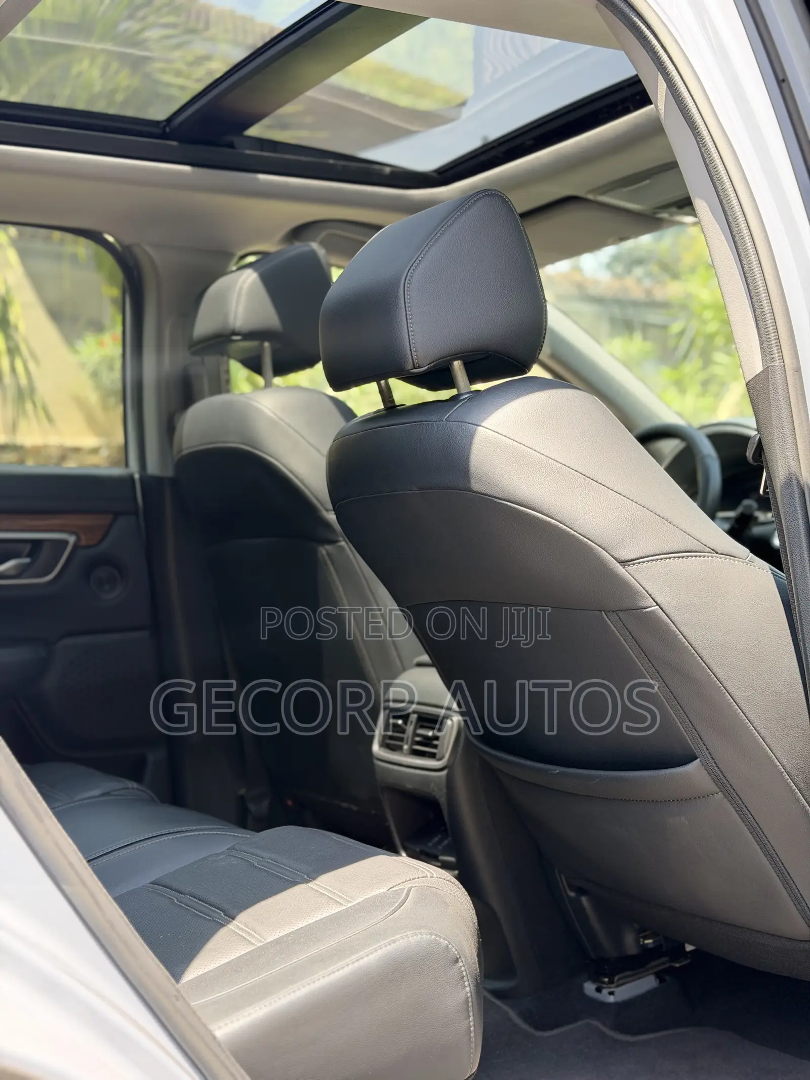 Honda CR-V Touring 2022 Ivory
