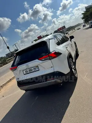 Toyota RAV4 2024 White