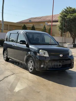 Toyota Sienta 1.5 FWD 2012 Black
