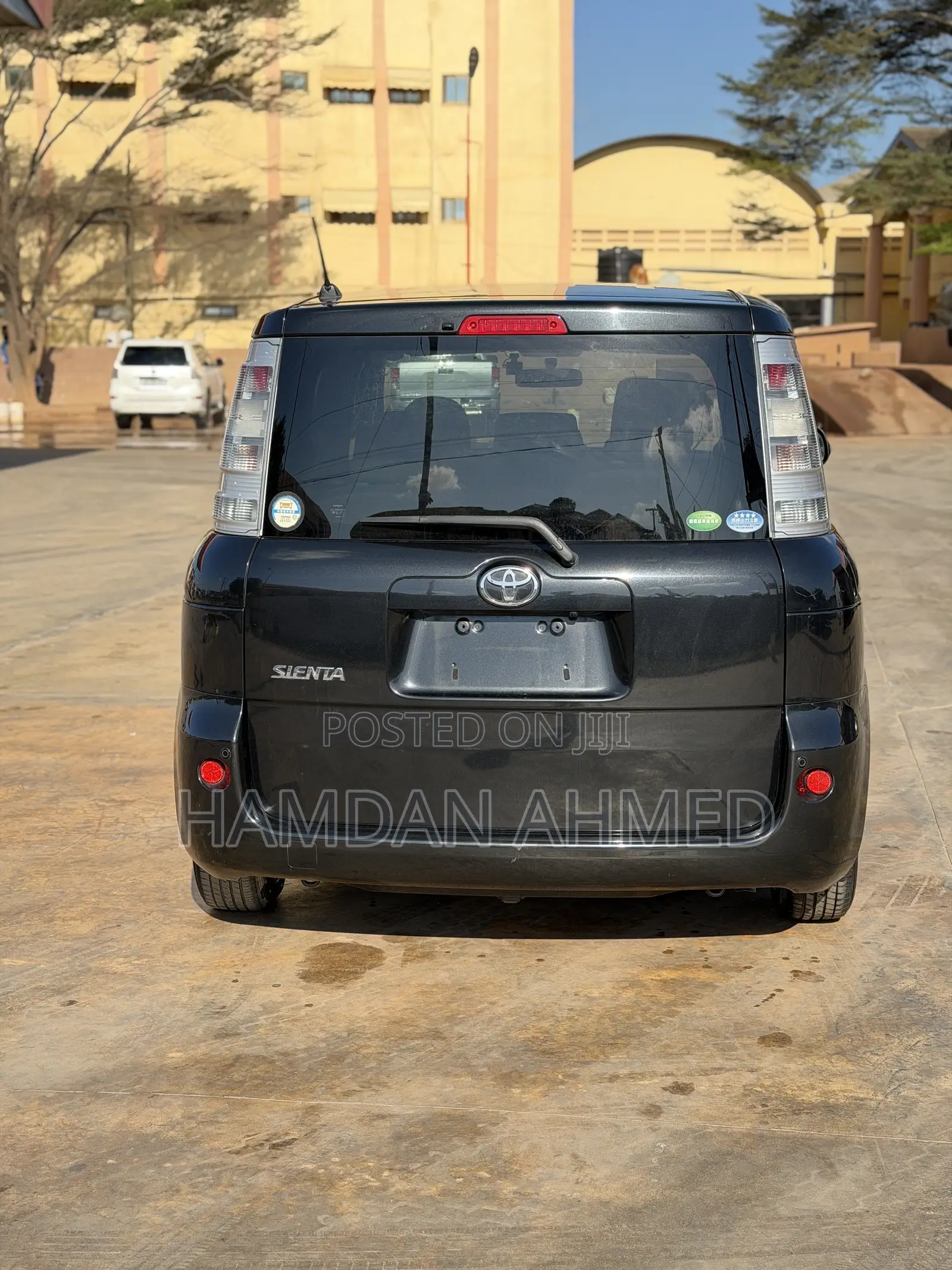 Toyota Sienta 1.5 FWD 2012 Black