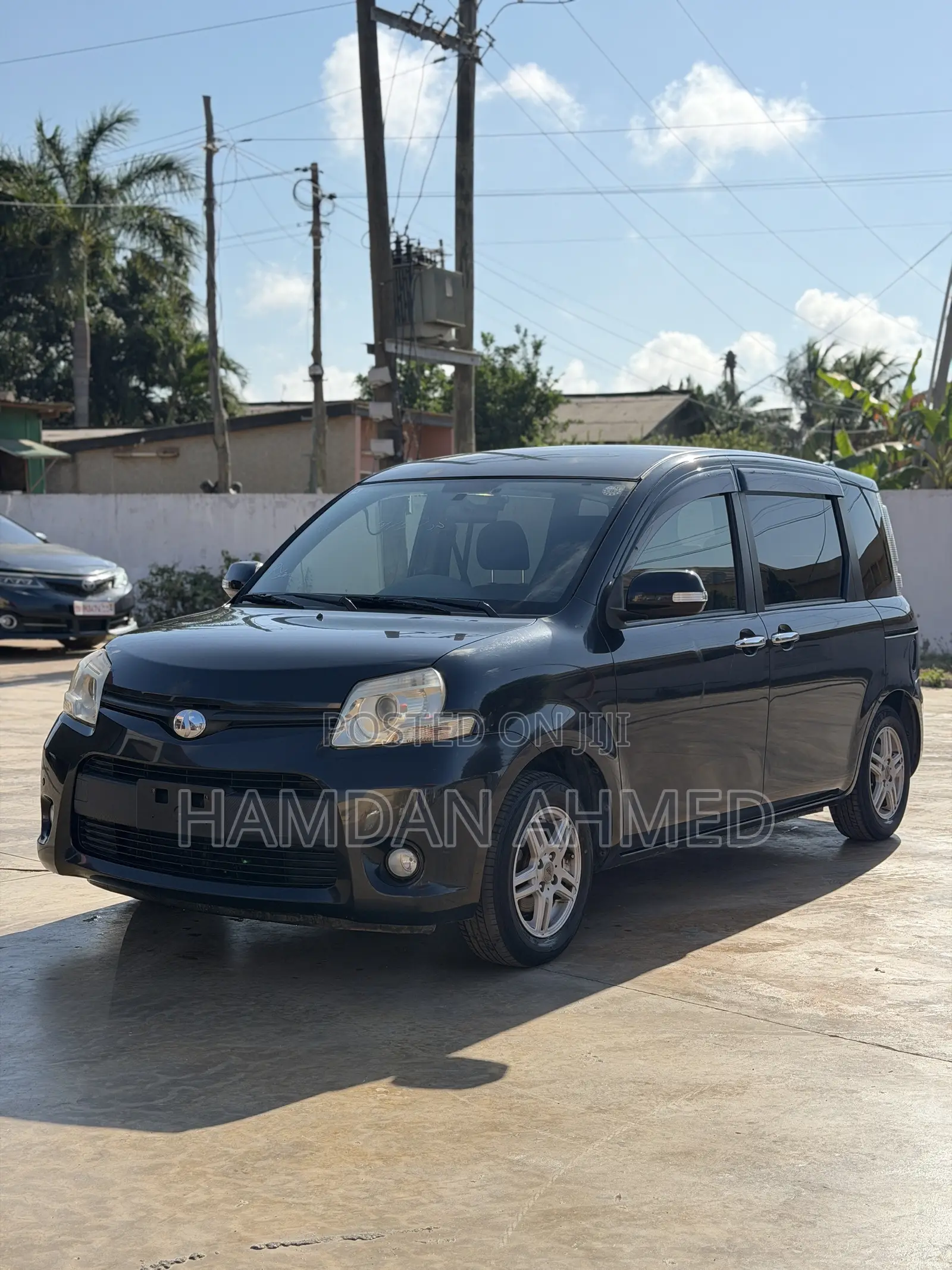 Toyota Sienta 1.5 FWD 2012 Black