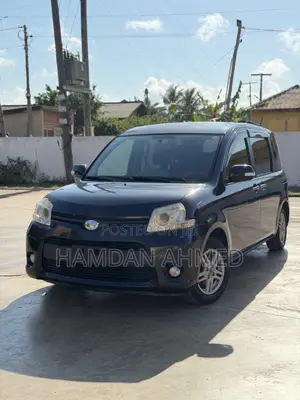 Toyota Sienta 1.5 FWD 2012 Black