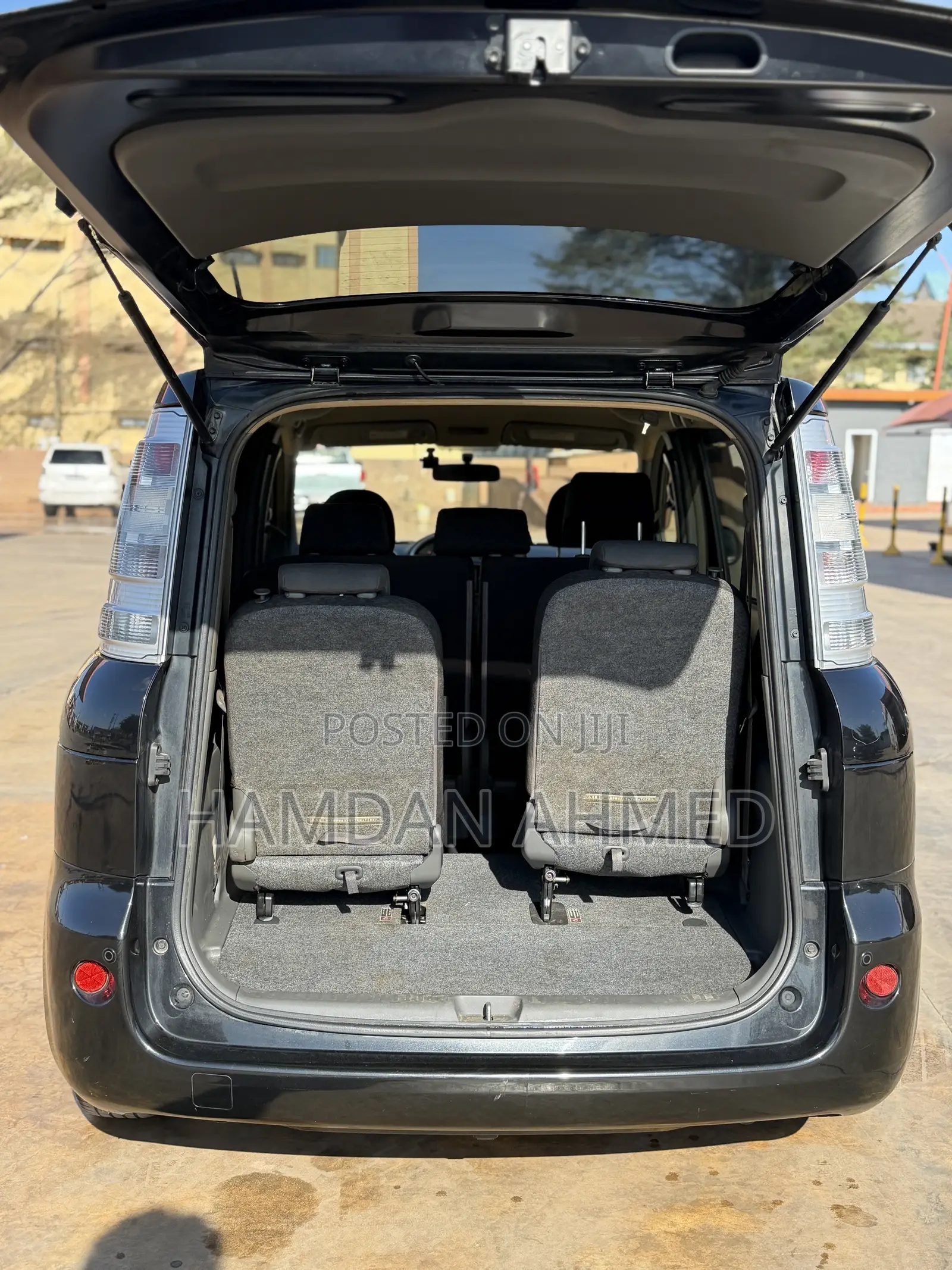 Toyota Sienta 1.5 FWD 2012 Black