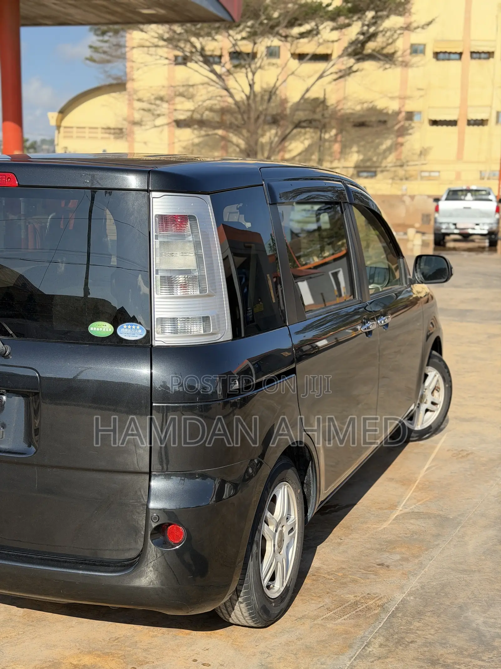 Toyota Sienta 1.5 FWD 2012 Black