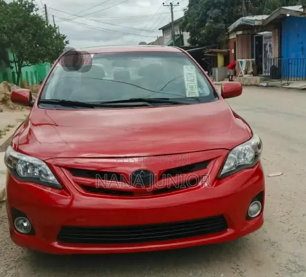 Toyota Corolla 2013 Red
