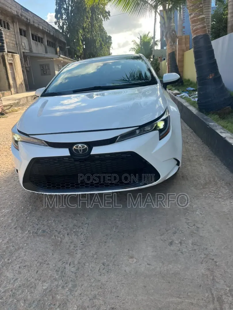 Toyota Corolla 2022 White
