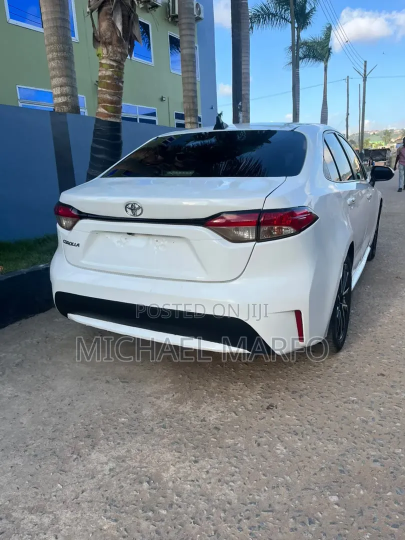 Toyota Corolla 2022 White