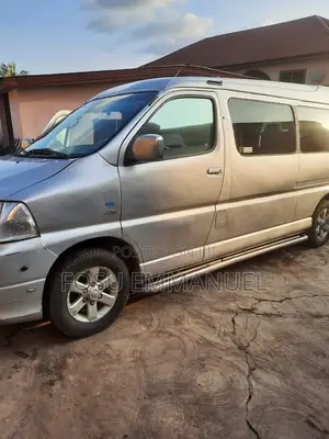 Toyota HiAce 2010 Silver