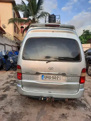 Toyota HiAce 2010 Silver
